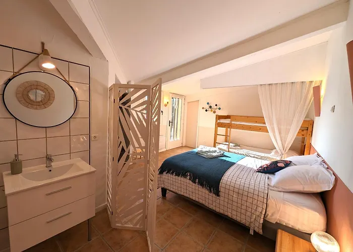 La Bottellie - & D'hotes Entre Cevennes Et Camargue 3* Saint-Genies-de-Malgoires