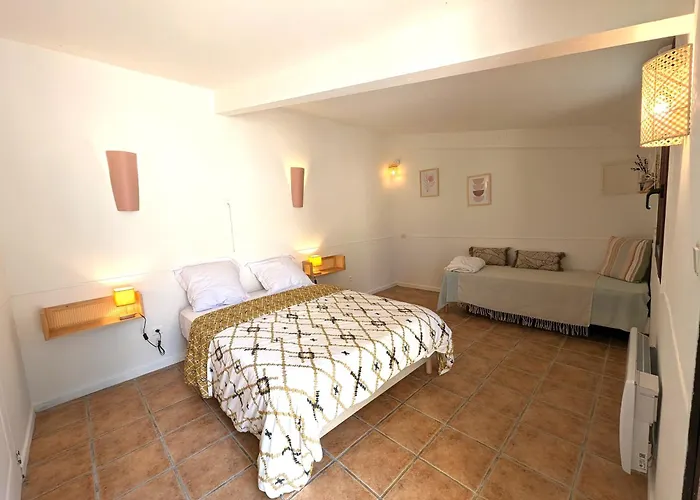 Guest house La Bottellie - & D'hotes Entre Cevennes Et Camargue 3*